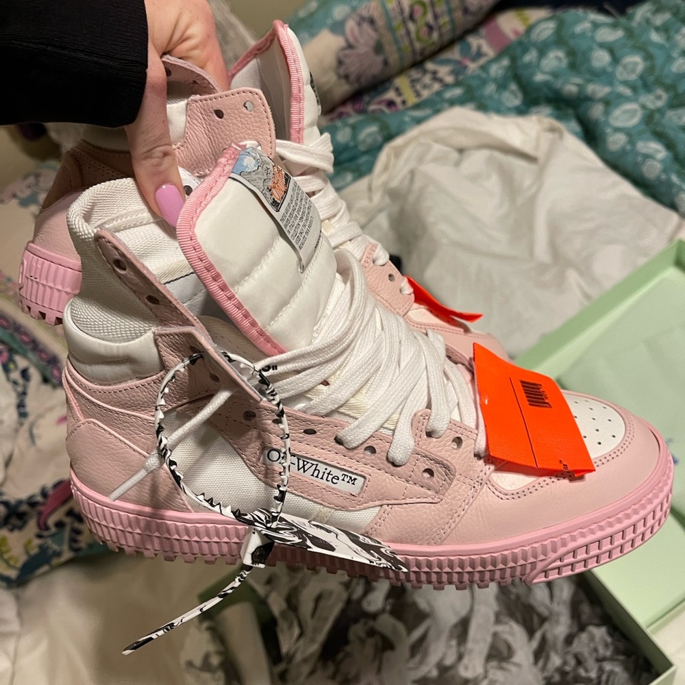 Like New Off white off-court 3.0 sneakers pink